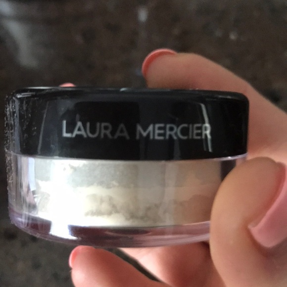 Brand New Translucent Loose Setting Powder - Picture 2 of 3